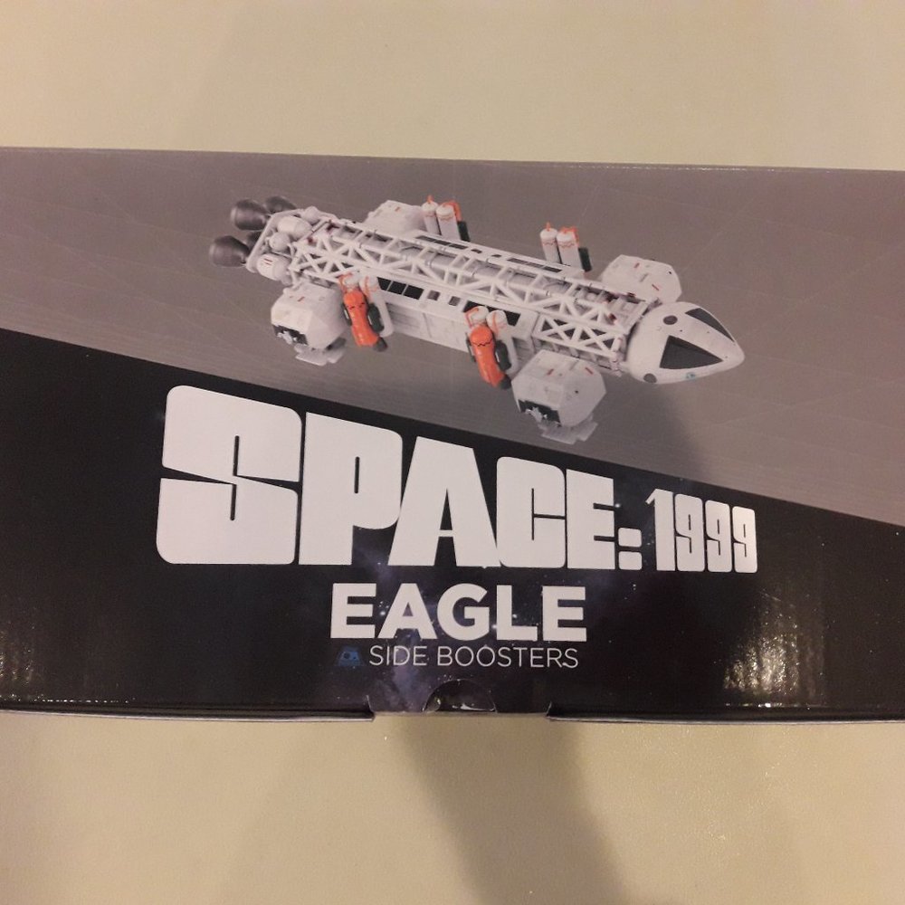 Space 1999 eagle transporter with side boosters Eaglemoss hero collector